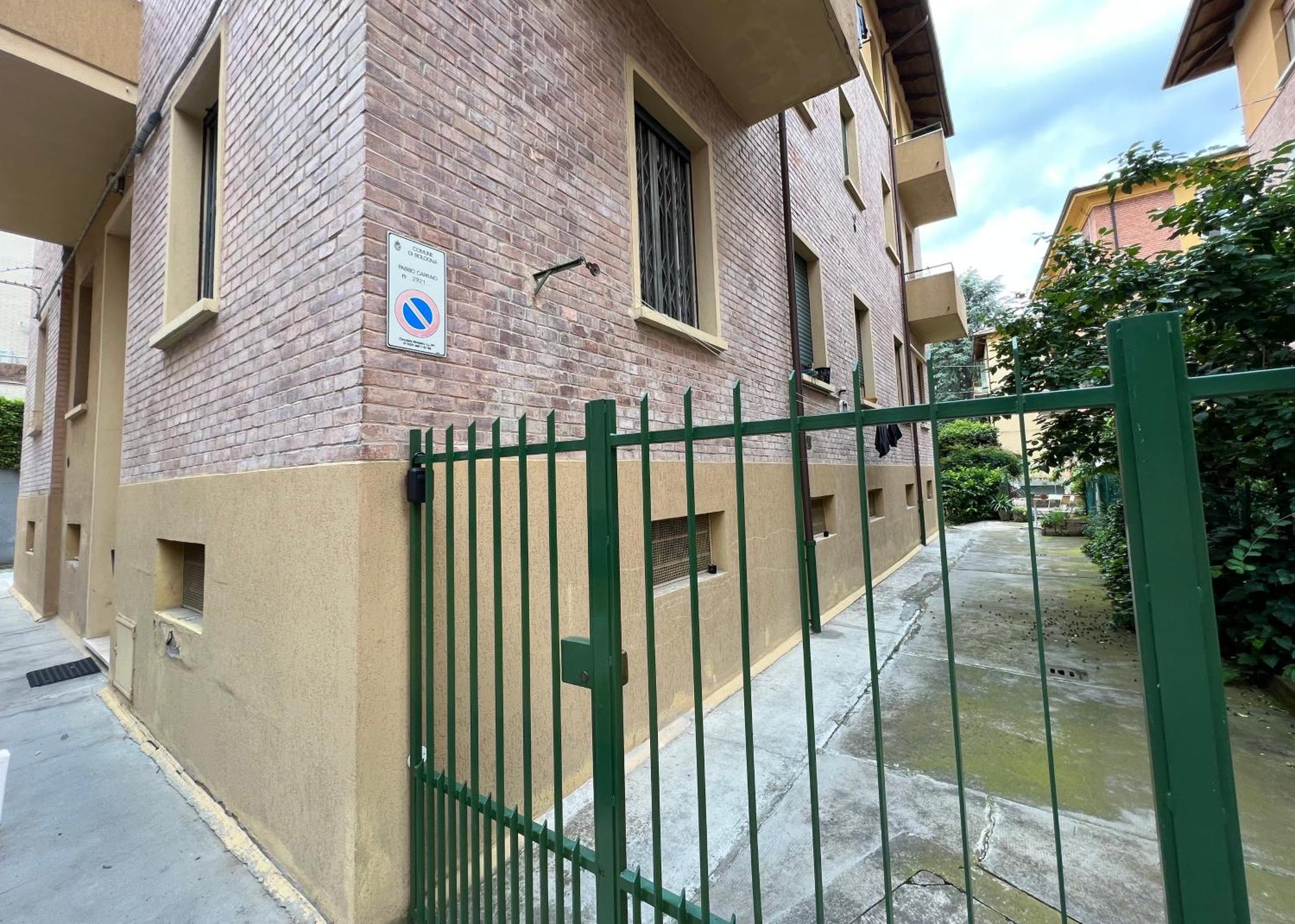 Charming Apartment Near Saragozza ボローニャ エクステリア 写真