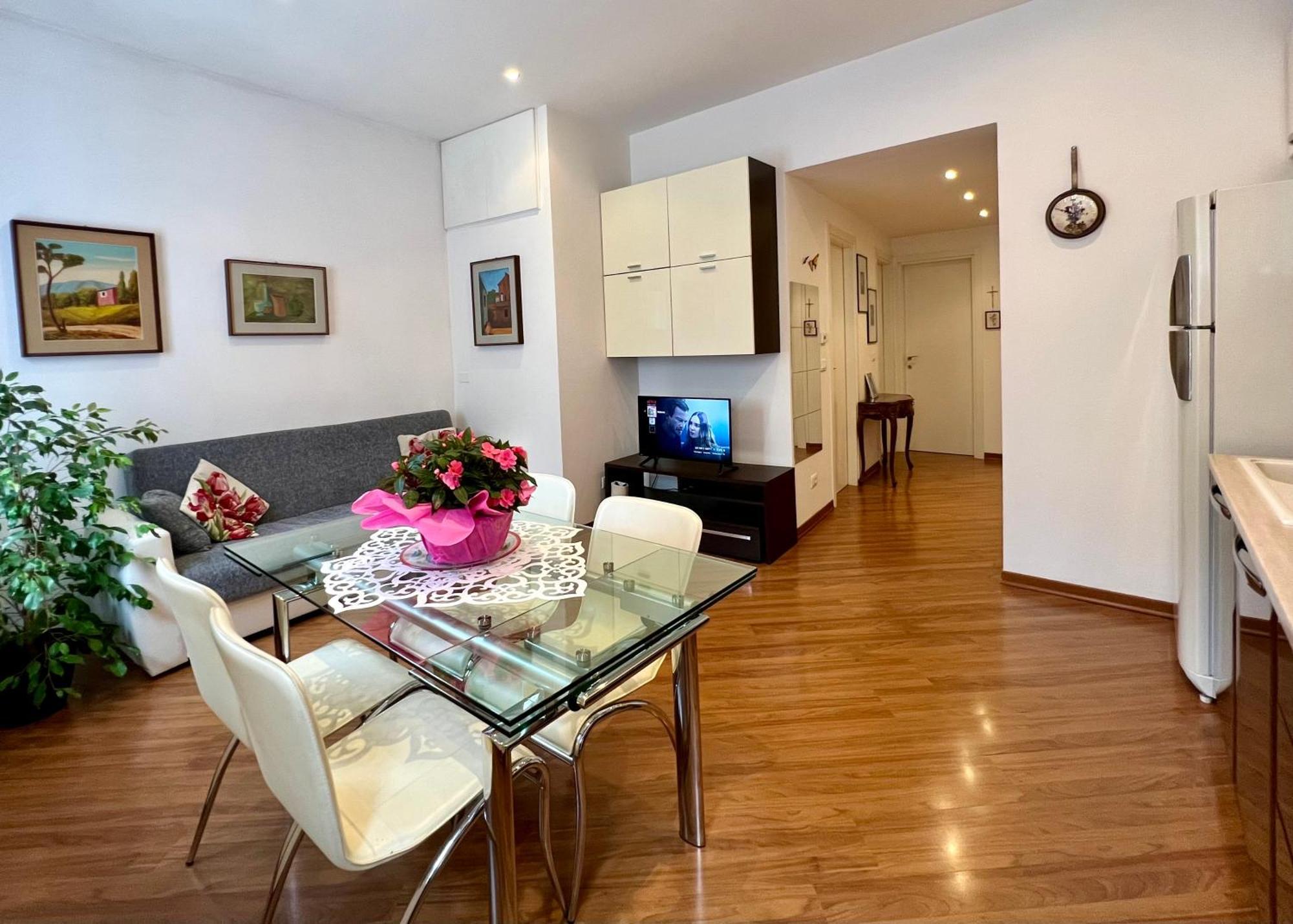 Charming Apartment Near Saragozza ボローニャ エクステリア 写真