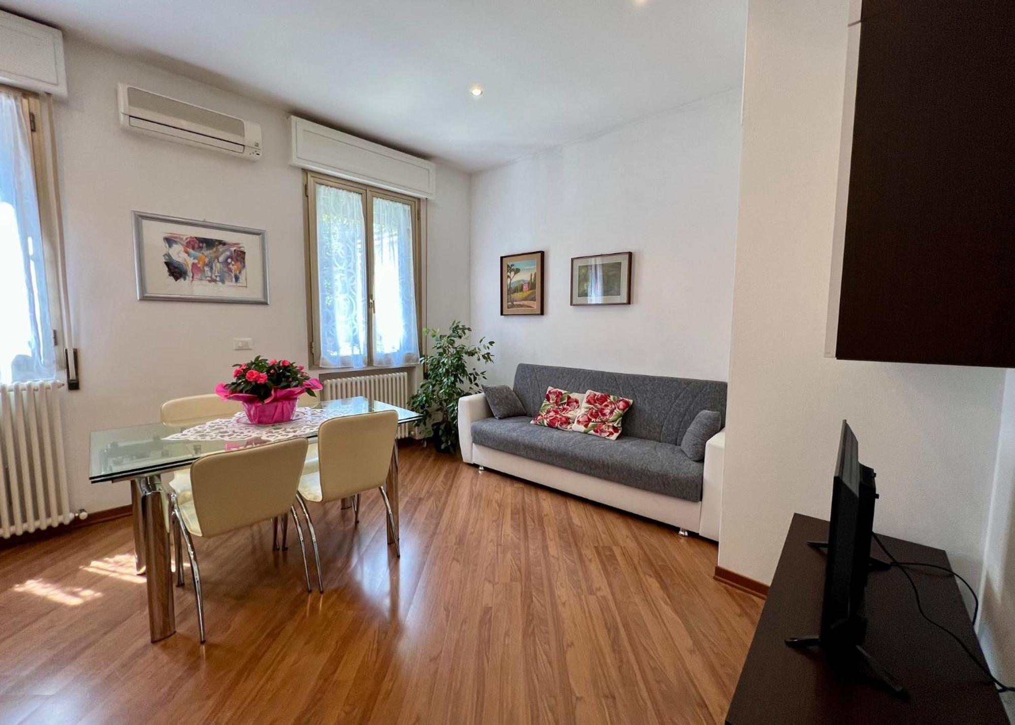 Charming Apartment Near Saragozza ボローニャ エクステリア 写真